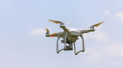 Drone Flyver Med Kamera I Aarhus